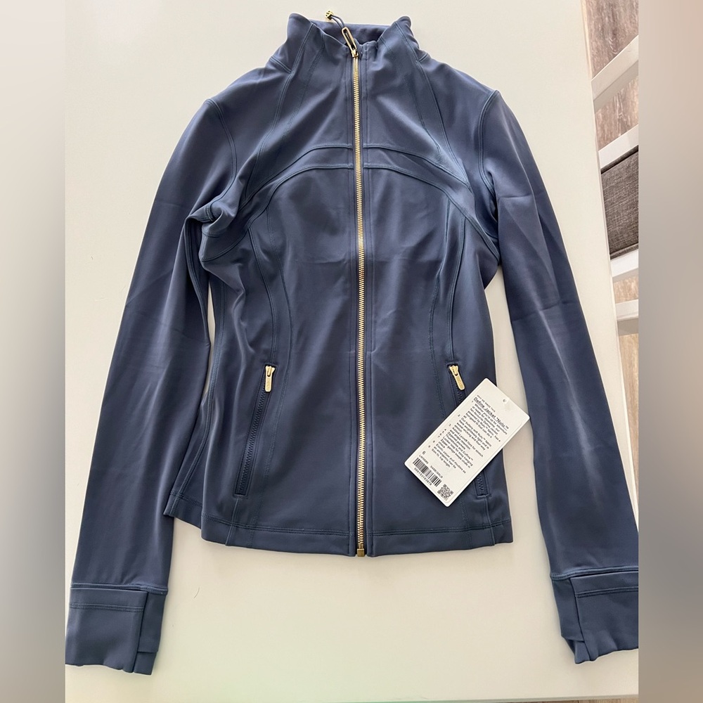 Lululemon Define Jacket - Size 6 Shade/Gold